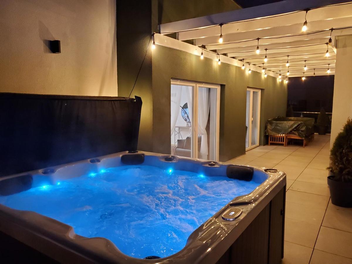 Jad- Penthouse With Jacuzzi And Mountain View - Coresi Brasov Bagian luar foto