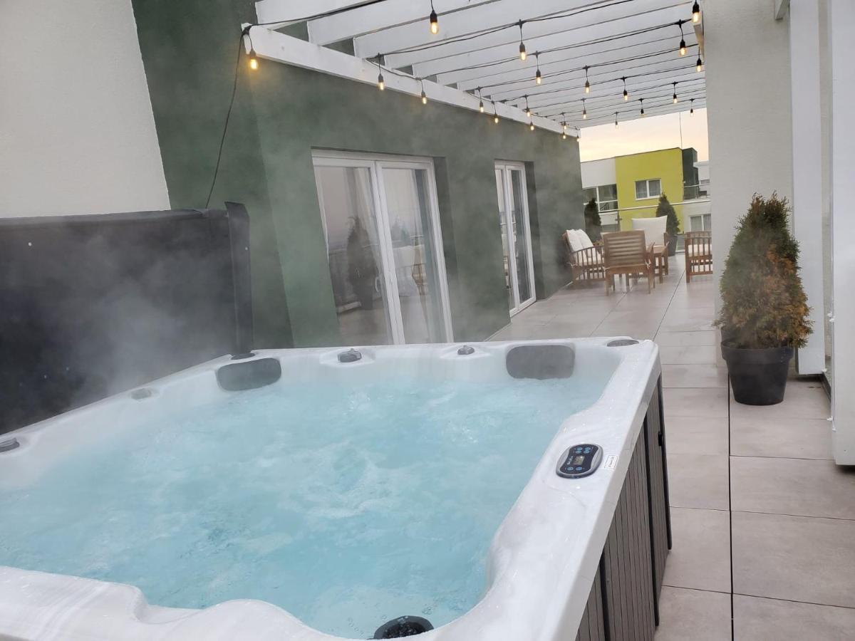 Jad- Penthouse With Jacuzzi And Mountain View - Coresi Brasov Bagian luar foto